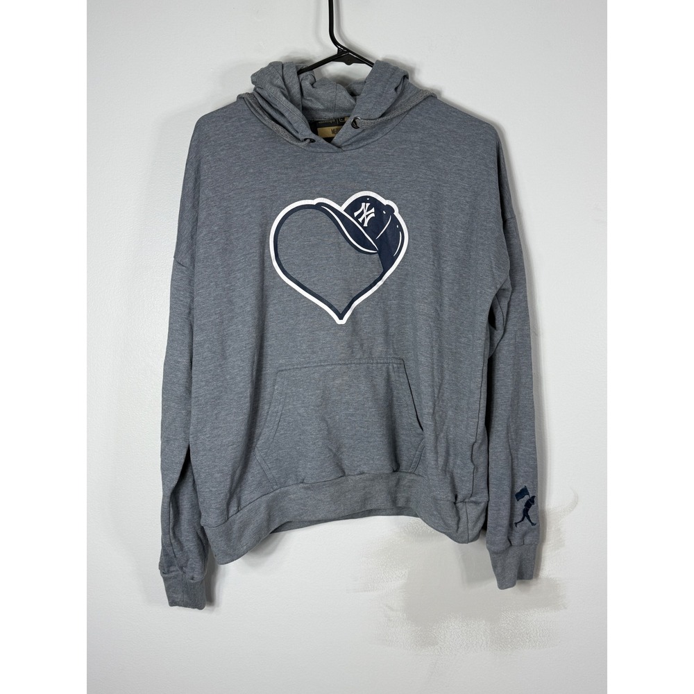 Baseballism New York Yankees Heart Graphic Hoodie Gray Womens‎ Medium MLB hoodie